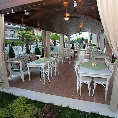 Danai Hotel 4*